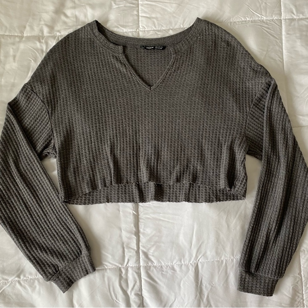 Size S Gray Cropped Long Sleeve Shirt